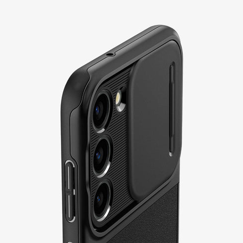 ACS05639 - Galaxy S23 Ultra Case Optik Armor in black showing the back with lens protector slot open